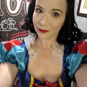 Meet your Posher, Pamela